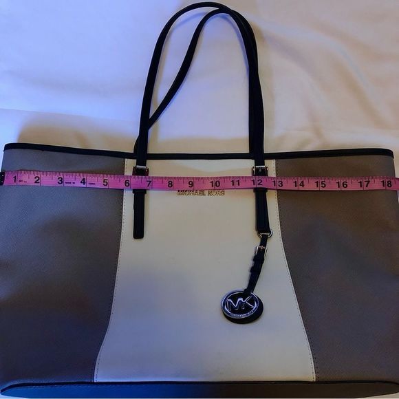 Michael Kors Jet Set Travel Tote Bag - Picture 3 of 6